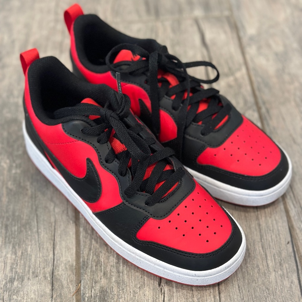 Nike Kids Sneakers - Black and Red